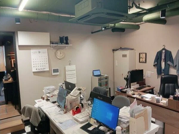 寿司の居抜き物件の内装