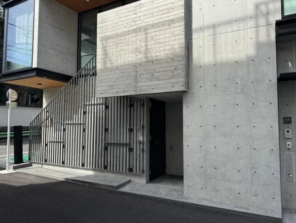 貸店舗(スケルトン)の外観