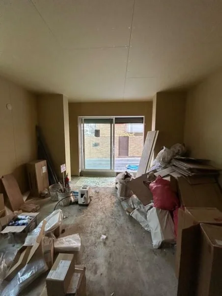 高田馬場のスケルトン店舗物件の内装