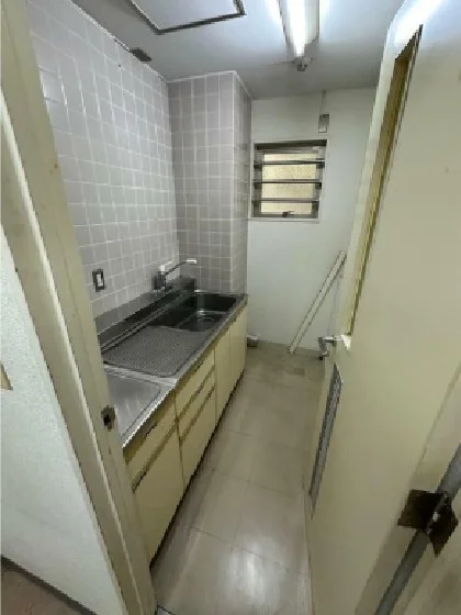 貸店舗(スケルトン)の内装