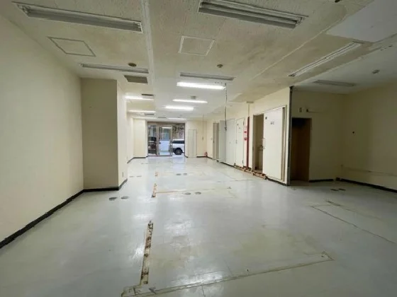 外苑前のスケルトン物件の内装