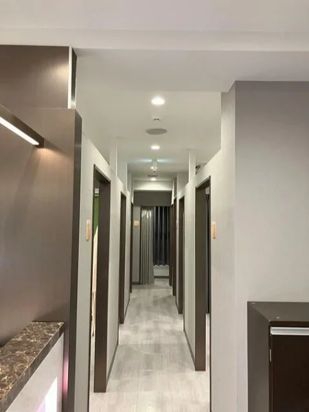 新宿の医院居抜きの内装