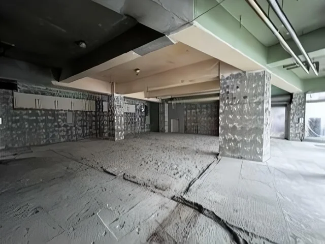 青葉台のスケルトン店舗物件の内装