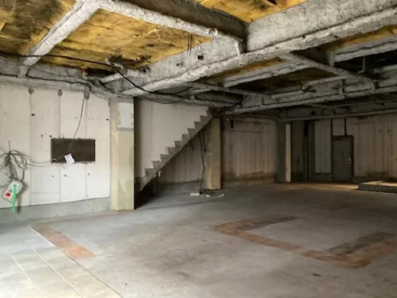 川崎大師のスケルトン物件の内装