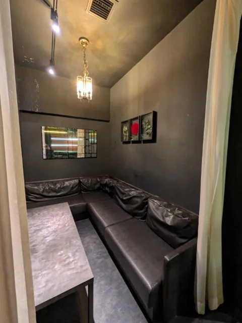 乃木坂のBAR・ショットバー居抜きの内装