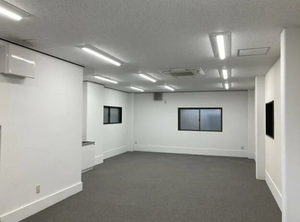 貸店舗(事務所仕様)の内装