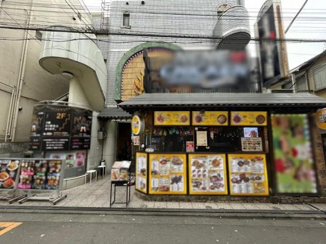 新大久保の居抜き店舗の外観