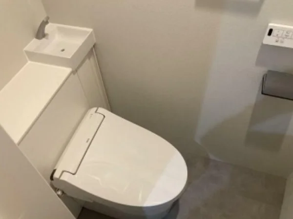 浦和のスケルトン店舗物件の内装