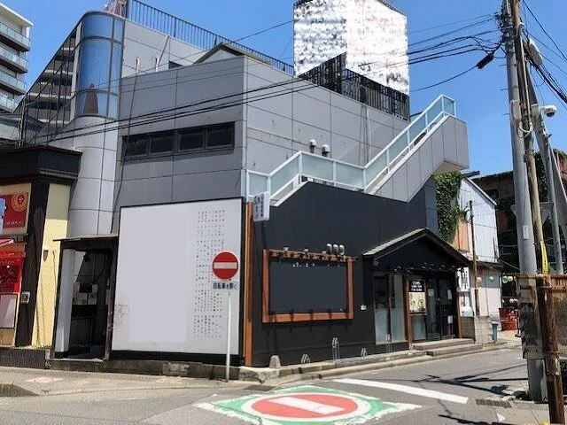 戸田のスケルトン店舗物件の外観