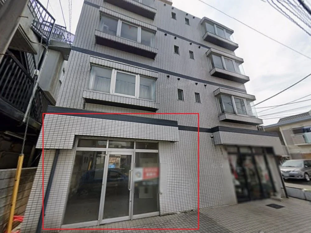 貸店舗(スケルトン)の外観