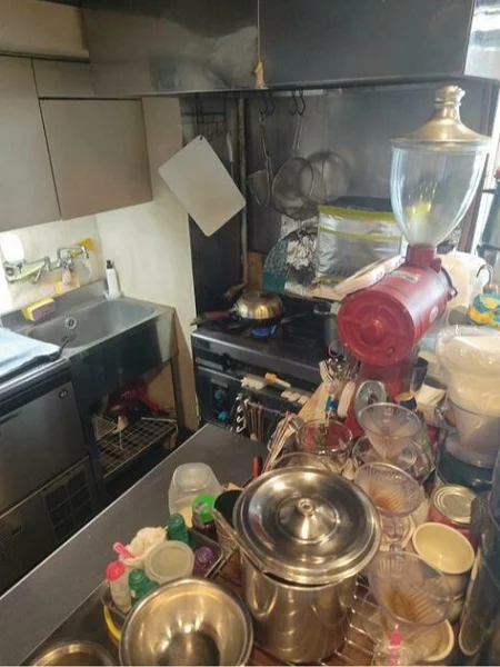 朝霞の居抜き店舗の厨房