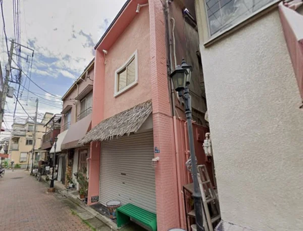 柴又のスケルトン店舗物件の外観