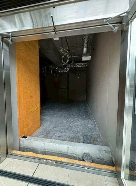 十条のスケルトン物件の内装