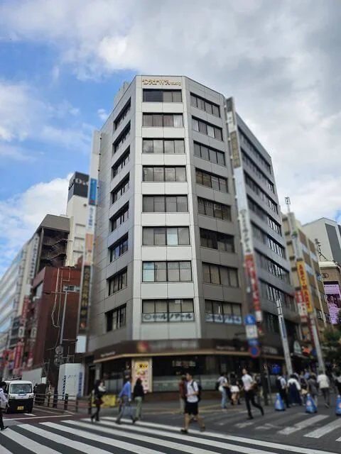 池袋の整体・マッサージ居抜きの外観