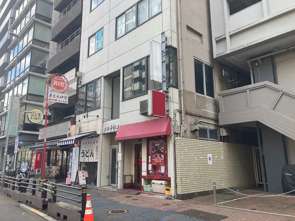 貸店舗(スケルトン)の外観