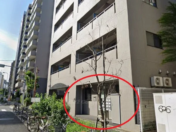 東新宿のスケルトン店舗物件の外観