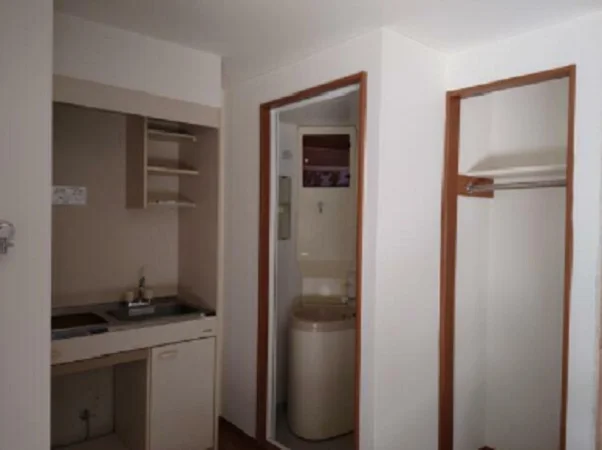 東新宿のスケルトン店舗物件の内装