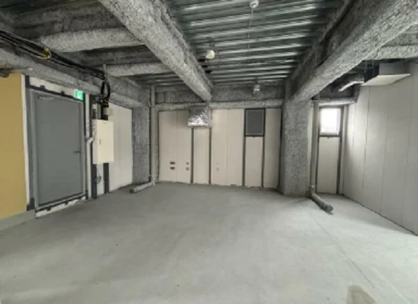 貸店舗(スケルトン)の内装