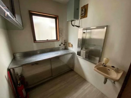 天王台の居抜き店舗の厨房