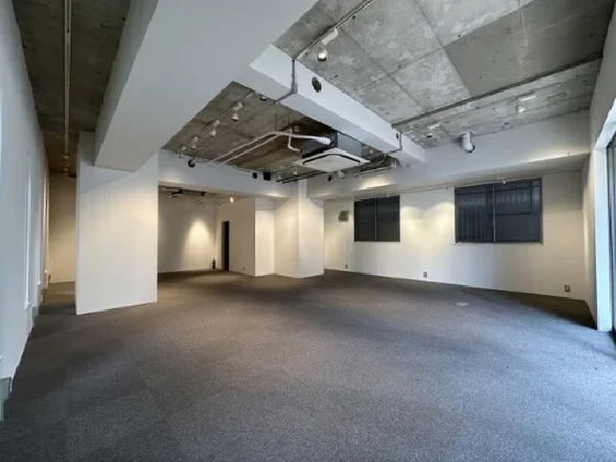 貸店舗(事務所仕様)の内装