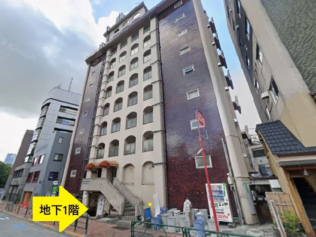 外苑前のスケルトン店舗物件の外観