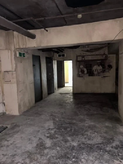 外苑前のスケルトン物件の内装