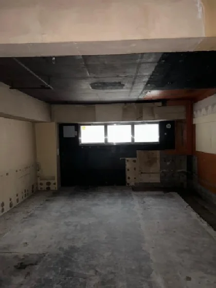 外苑前のスケルトン物件の内装