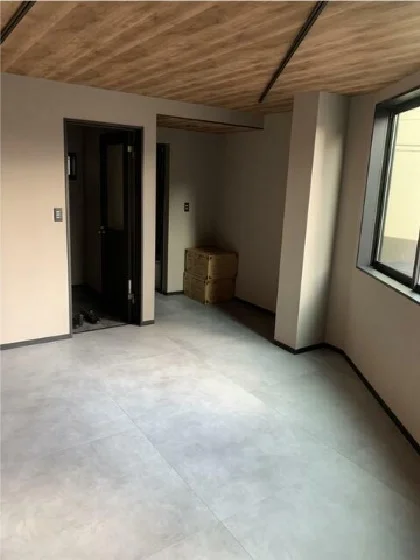 北千住のスケルトン店舗物件の内装