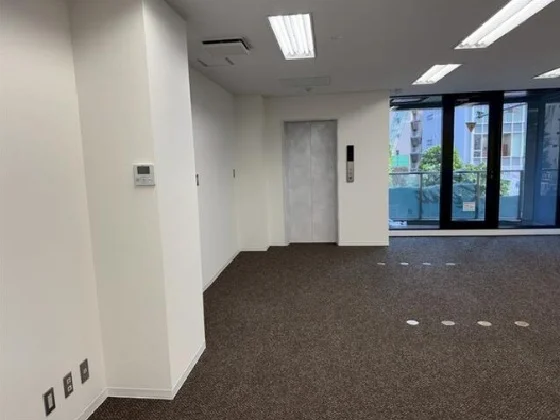 淡路町の事務所仕様店舗物件の内装