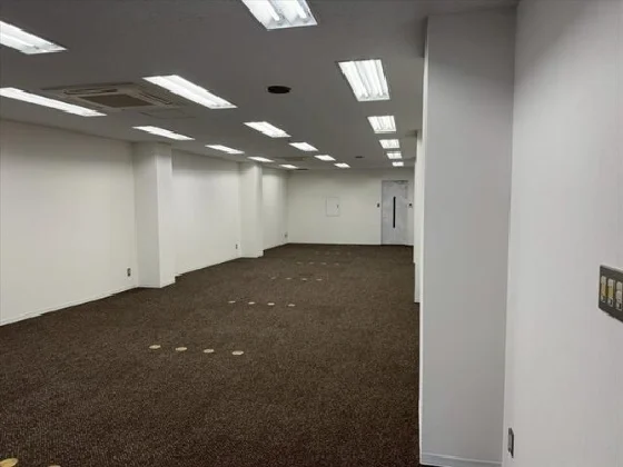 淡路町の事務所仕様店舗物件の内装