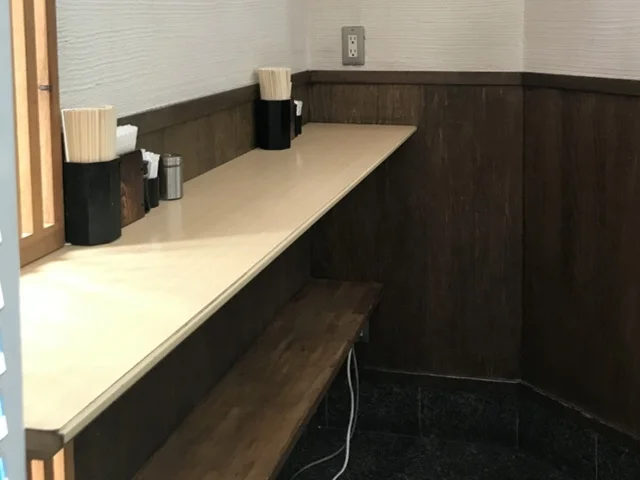 西新宿五丁目の居抜き店舗の内装