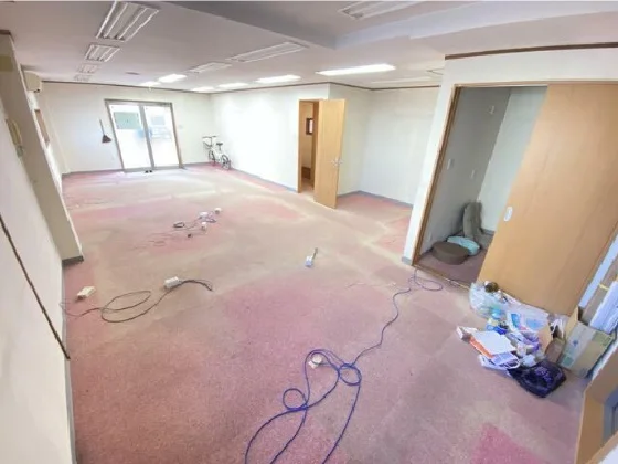 貸店舗(事務所仕様)の内装