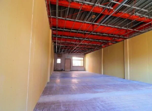 七里のスケルトン物件の内装