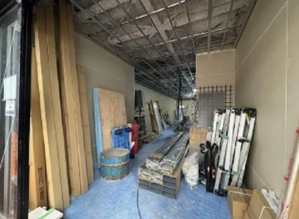 貸店舗(スケルトン)の内装