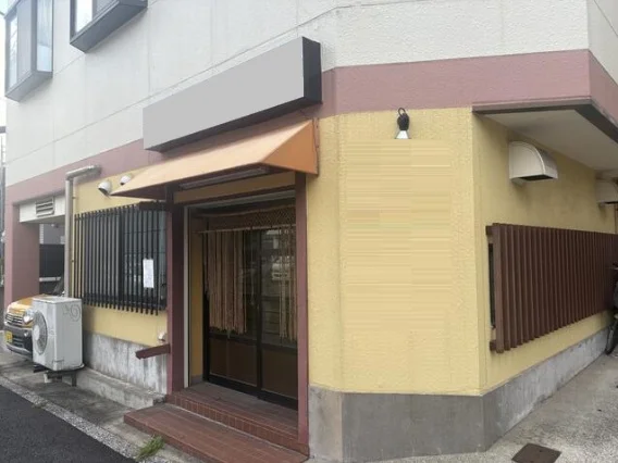 新馬場の居抜き店舗のエントランス