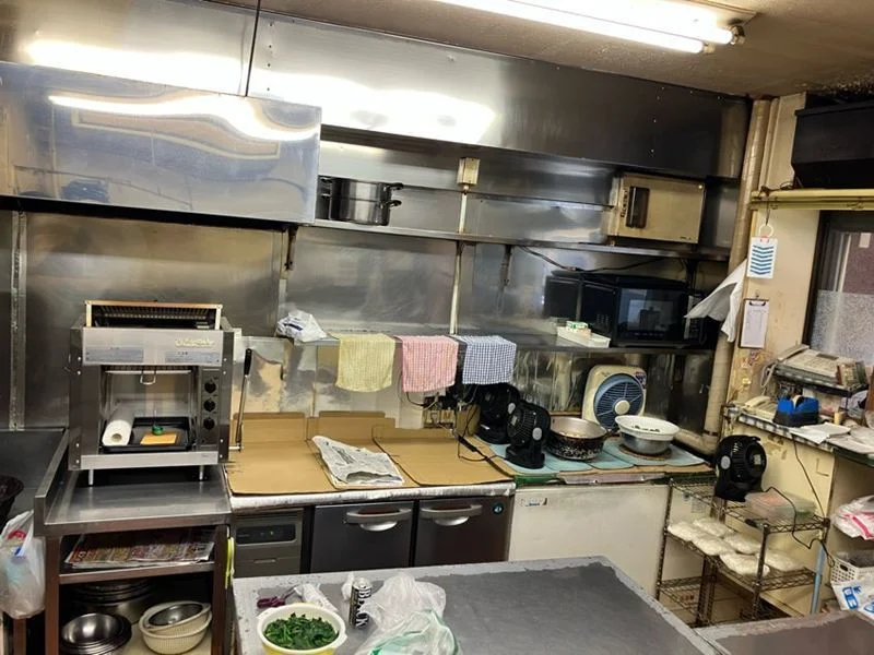 テイクアウトの居抜き物件の厨房