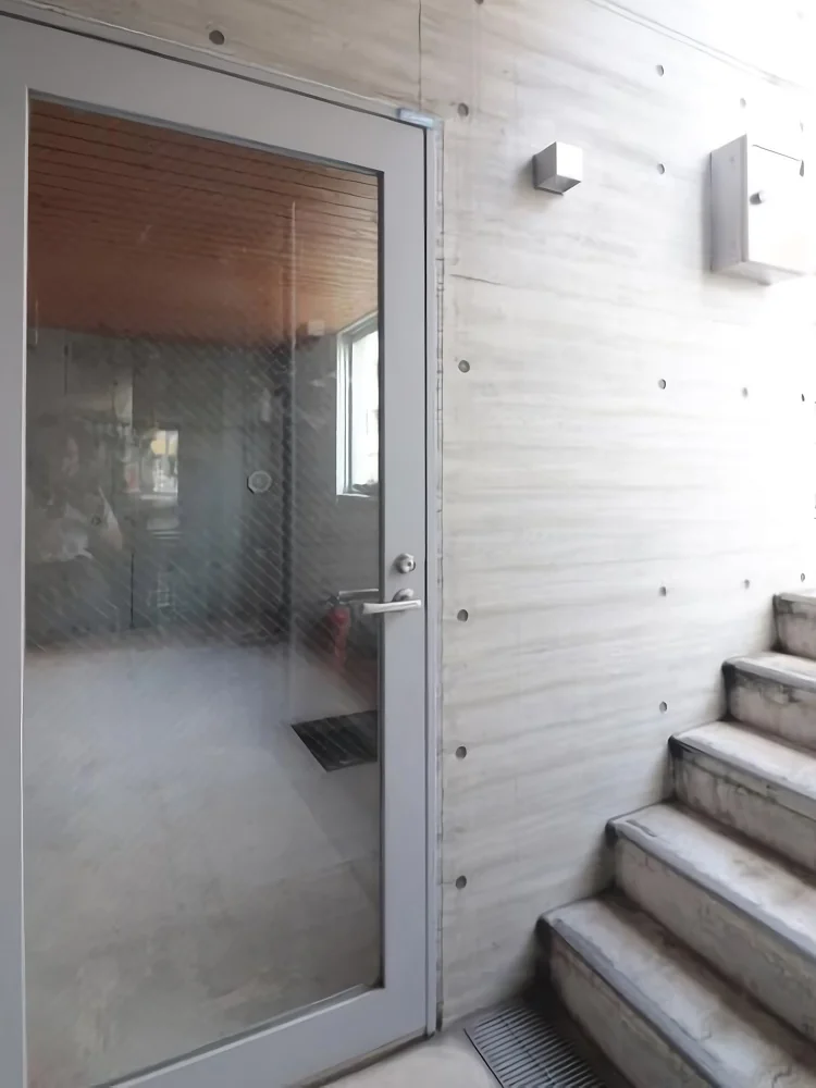 駒沢大学のスケルトン店舗物件の外観