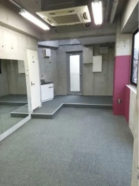 貸店舗(スケルトン)の内装