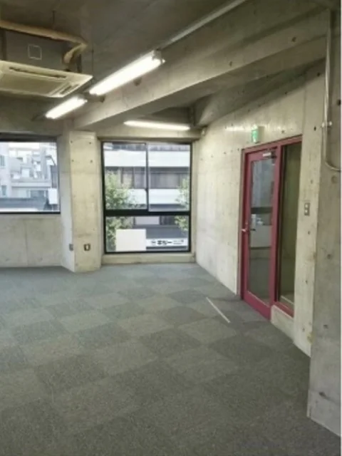 貸店舗(スケルトン)の内装