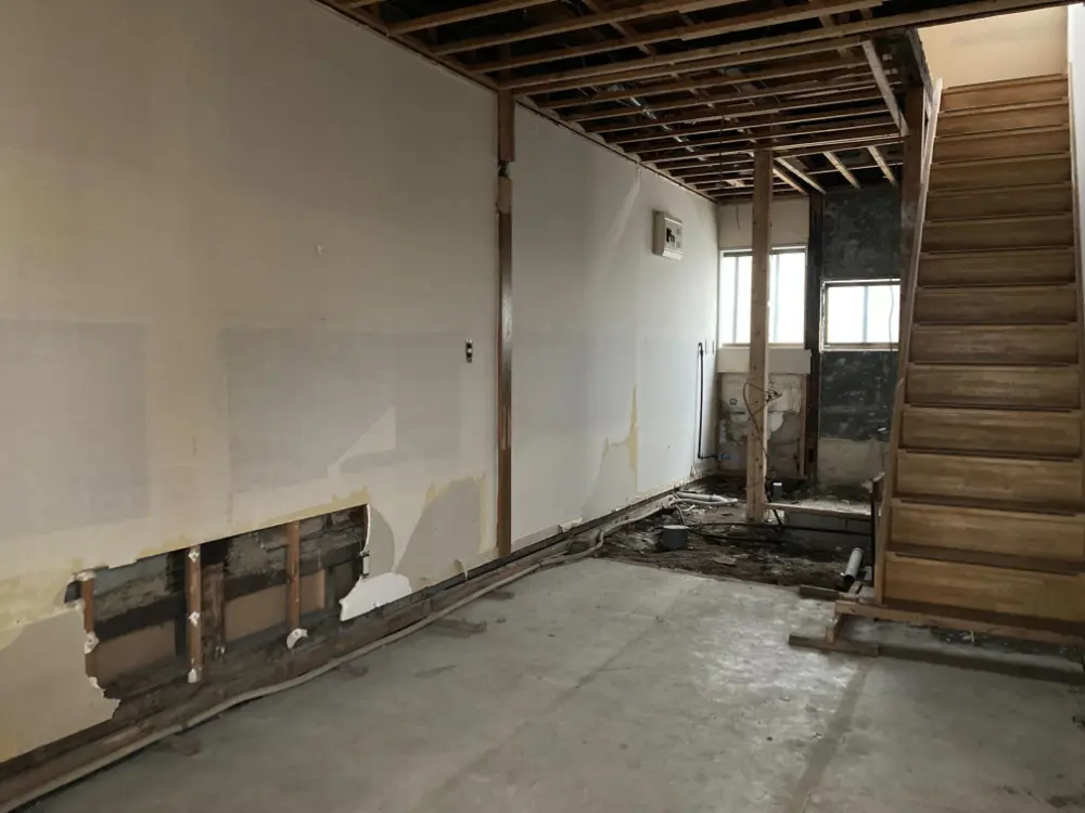 貸店舗(スケルトン)の内装