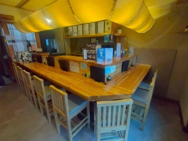 御嶽山の和食居抜きの内装