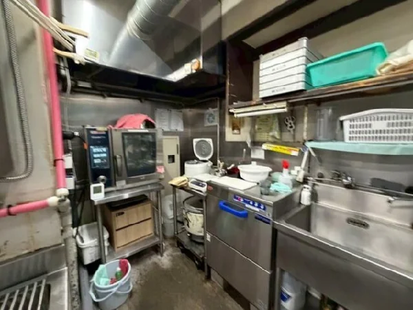 御嶽山の居抜き店舗の厨房