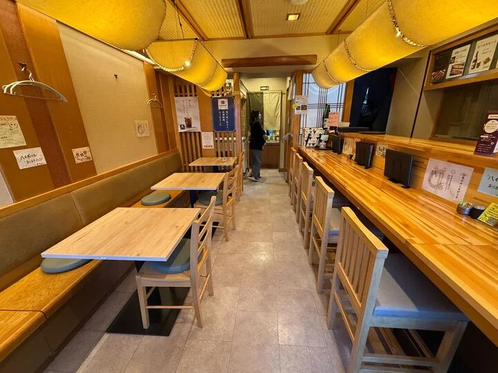 御嶽山の和食居抜きの内装