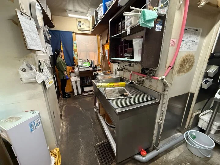 御嶽山の居抜き店舗の厨房