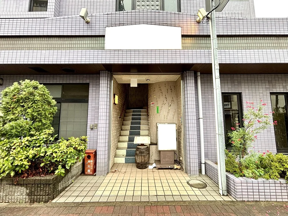 町田の居酒屋居抜きのエントランス