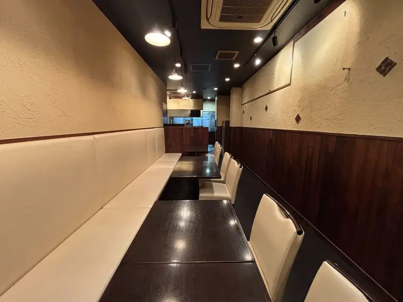 小岩の居抜き店舗の内装