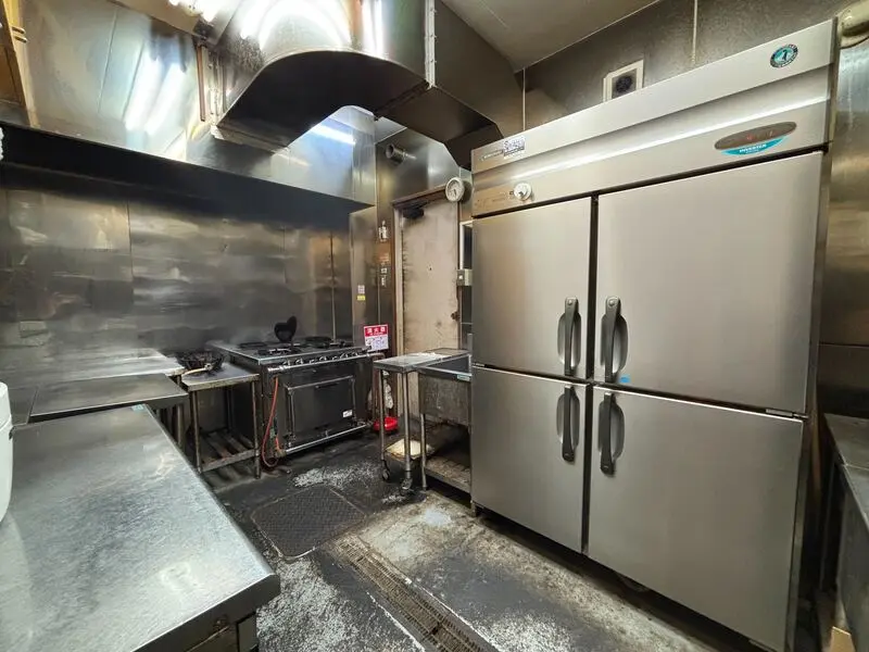 小岩のビストロ・洋食居抜きの厨房