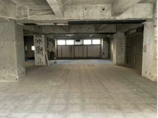 本厚木のスケルトン物件の内装