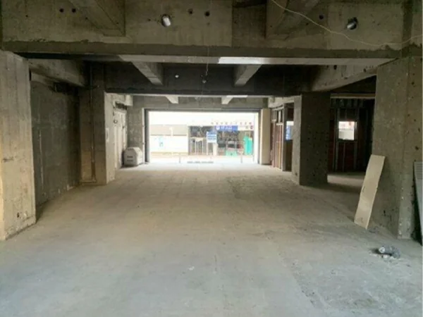 貸店舗(スケルトン)の内装