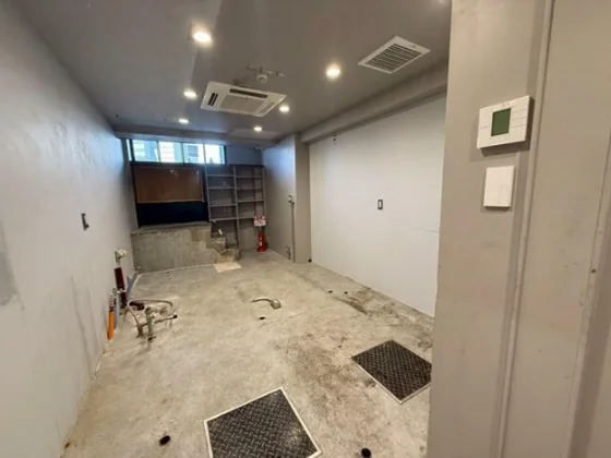 貸店舗(スケルトン)の内装